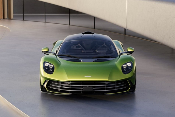 Aston Martin Valhalla: Recenzja hybrydowego hipersamochodu
