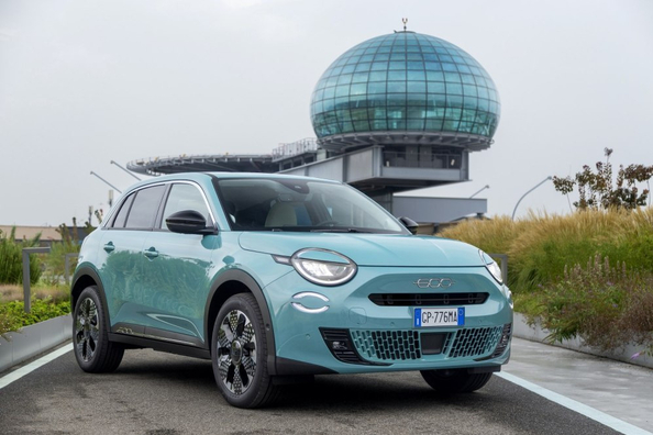 Recenzja Fiata 600e: Stylowy elektryczny crossover