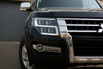 Mitsubishi Pajero Wagon IV 2006-2021 Reflektory Przednie LXR zdjęcia 2