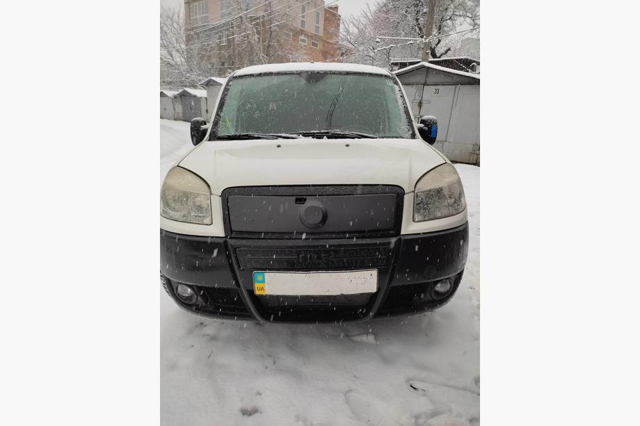Fiat Doblo I 2005-2010 Górna zimowa osłona na grill Image