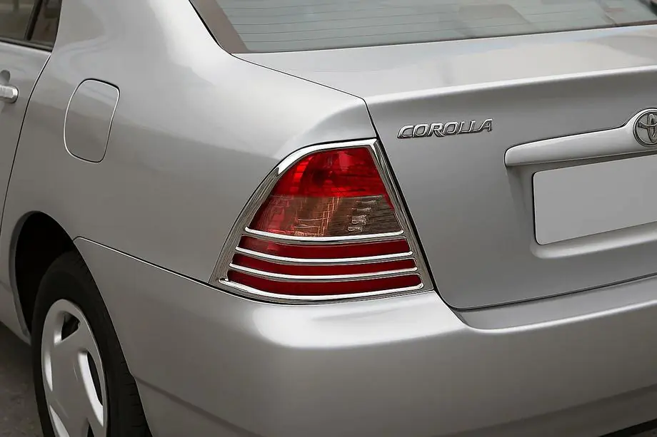 Toyota Corolla 2002-2007 Chromowane Nakladki na Tylne Lampy (2002-2004, 2 szt, plastik) Image