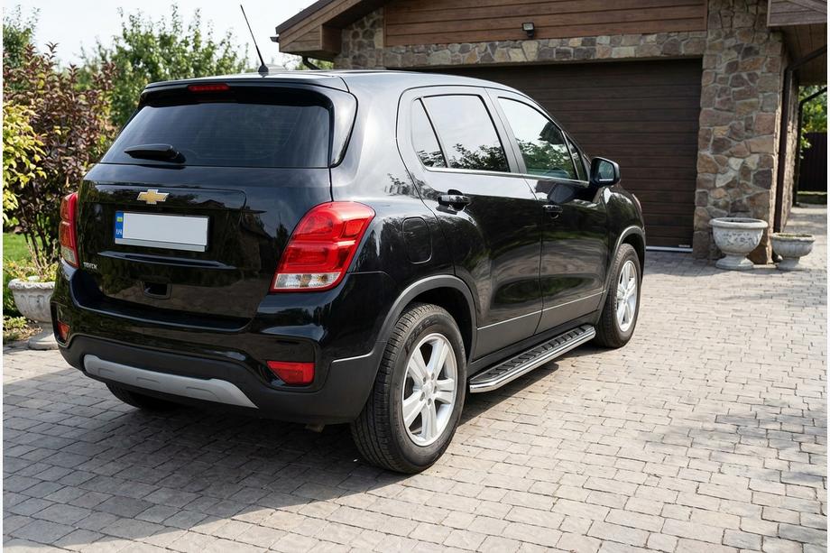 Chevrolet Trax 2012-2023 Progi Boczne Maydos V1 (2 szt., Aluminium i Stal Nierdzewna) Image