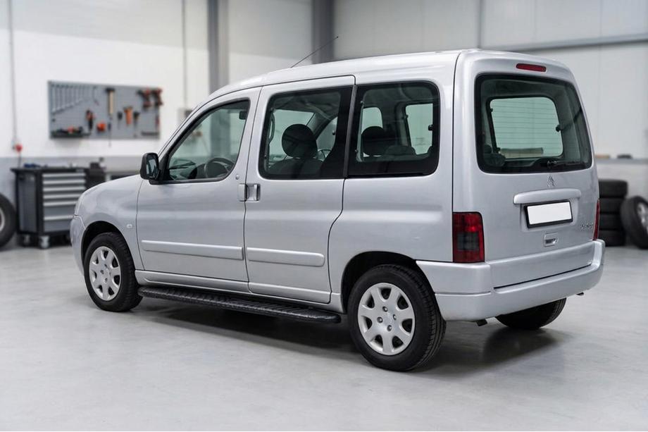 Citroen Berlingo 1996-2008 Progi Boczné Bosphorus Black (2 szt., Aluminium) Image