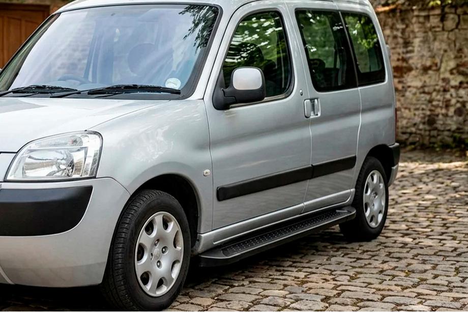 Peugeot Partner 1996-2008 Progi Boczné Allmond Black (2 szt., Aluminium) Image