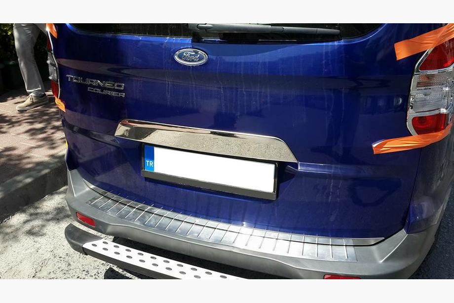 Ford Courier 2014-2023 Listwa chromowana nad tablicą rejestracyjną (stal nierdzewna) OmsaLine - Włoska Stal Nierdzewna Image