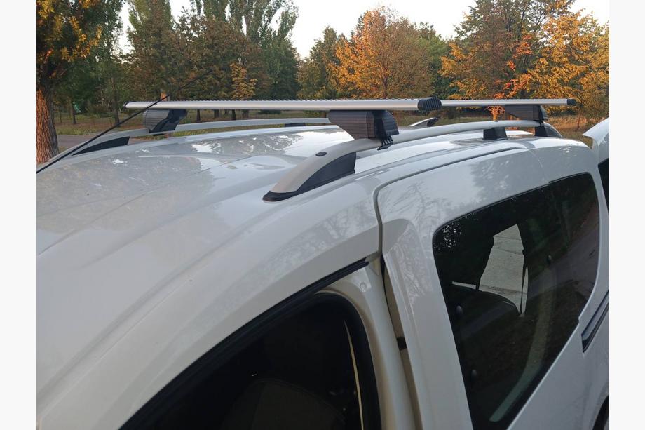 Renault Dokker 2013-2022 Bagażnik poprzeczki na standardowe relingi zamykany na klucz Wizard V1 (2 szt.) 125 cm, Szary Image