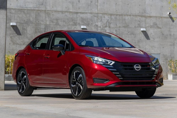 Nissan Versa: Odświeżony budżetowy sedan