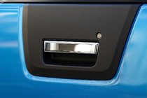 Suzuki Equator 2009- Nakładka na Klamekę Bagażnika Stal Nierdzewna zdjęcia 1