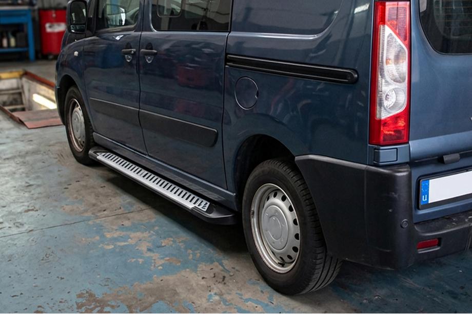 Citroen Jumpy 2007–2017 Progi Boczne Line (2 szt., Aluminium) Image