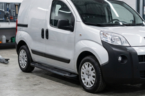 Citroen Nemo 2007-2017 Progi Boczne RedLine Black (2 szt., Aluminium) zdjęcia 1