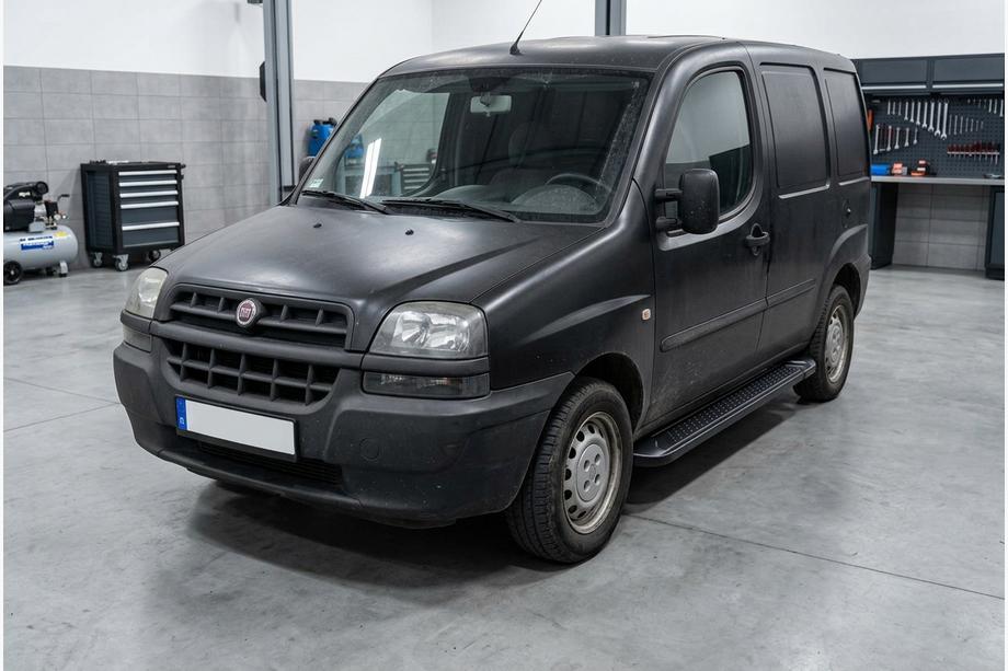 Fiat Doblo I 2001-2005 Progi Boczné Allmond Black (2 szt., Aluminium) Image