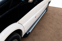 Mercedes Sprinter W906 2006–2018 Progi Boczne Line (2 szt., Aluminium) zdjęcia 1