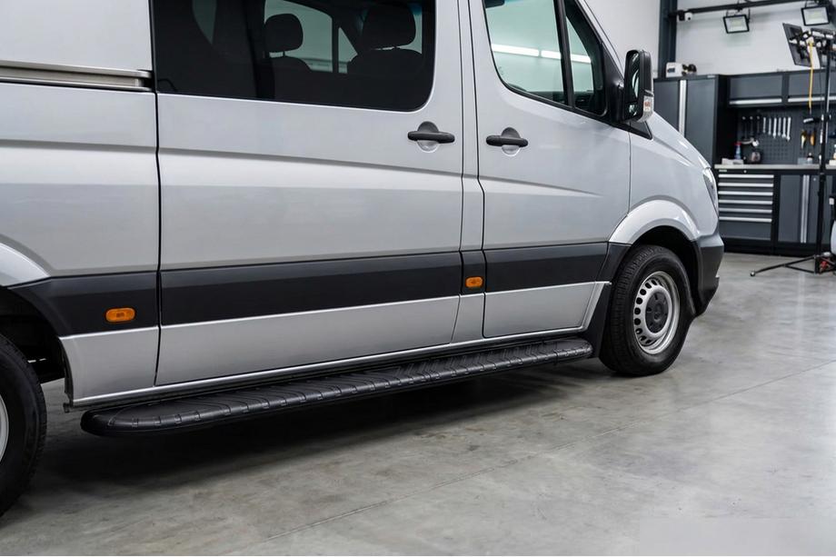 Mercedes Sprinter W906 2006–2018 Progi Boczné Bosphorus Black (2 szt., Aluminium) Image