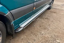 Mercedes Sprinter W906 2006–2018 Progi Boczné Rainbow (2 szt., Aluminium) zdjęcia 2