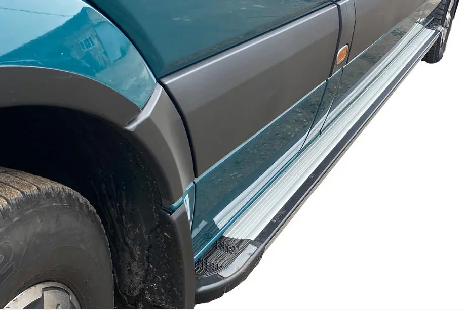 Mercedes Sprinter W906 2006–2018 Progi Boczné Rainbow (2 szt., Aluminium) Image