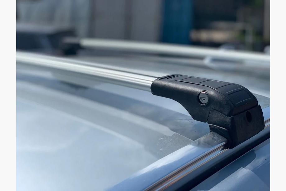 Opel Combo 2019- Bagażnik dachowy (belki poprzeczne) na zintegrowane relingi Wingbar V2 (2 szt.) Zdjęcia 3