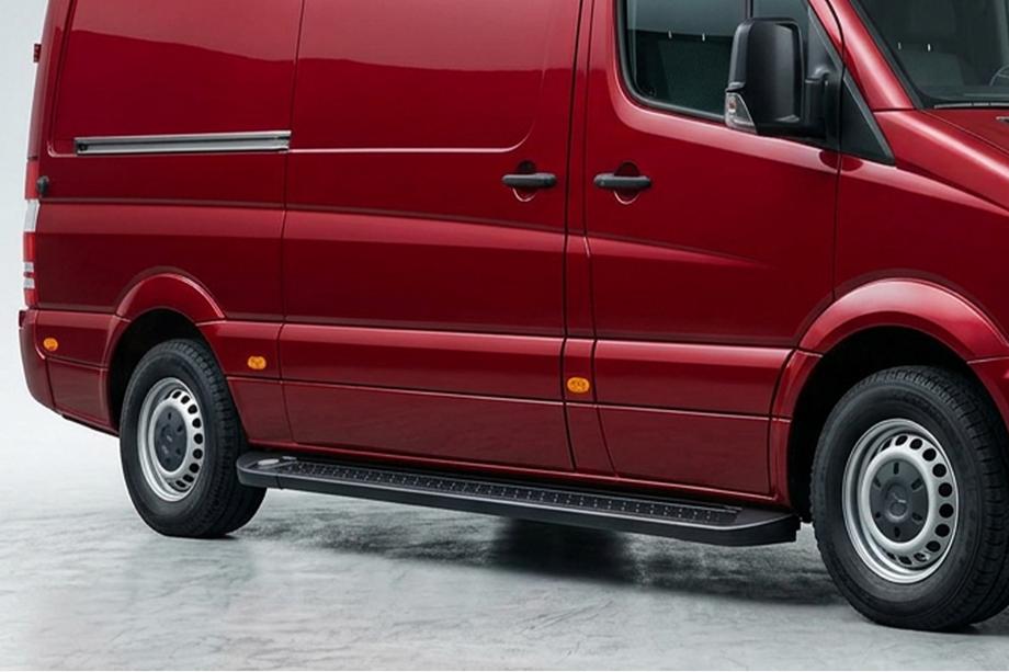 Volkswagen Crafter 2006-2016 Progi Boczné Allmond Black (2 szt., Aluminium) Image