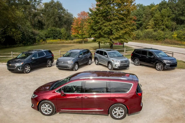 Minivan czy crossover: co wybrać dla rodziny i na podróż?