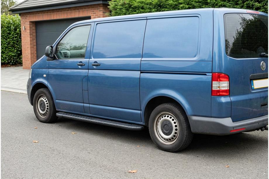 Volkswagen T5 Multivan 2003–2010 Progi Boczné Bosphorus Black (2 szt., Aluminium) Krótki Rozstaw Osi Image