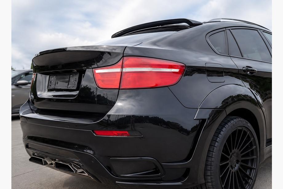 BMW X6 E71 2008–2014 Spojler dachowy (Czarny Połysk) Image