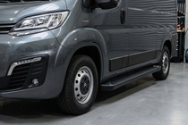 Citroen Jumper 2007-2025 Progi Boczné Allmond Black (2 szt., Aluminium) zdjęcia 1