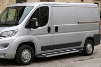 Citroen Jumper 2007-2025 Progi Boczné RedLine V1 (2 szt., Aluminium) zdjęcia 1