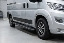 Citroen Jumper 2007-2025 Progi Boczné Bosphorus Black (2 szt., Aluminium) zdjęcia 1
