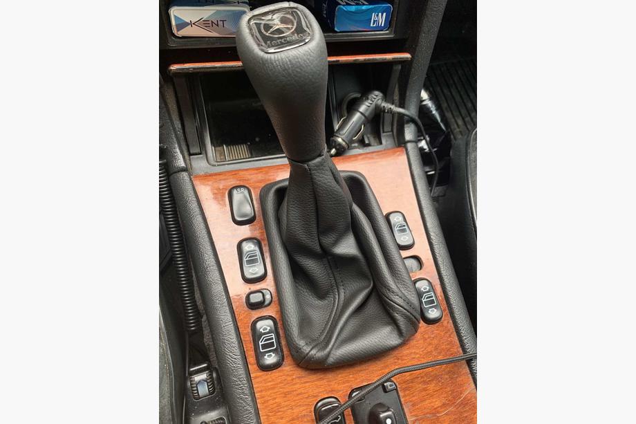 Mercedes E-сlass W210 1995-2002 Gałka zmiany biegów (skóra) Image