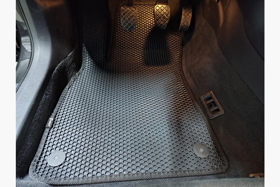 Audi A4 B7 2004-2008 Gumowe Dywaniki Carsuit (Czarne) Image
