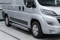 Peugeot Boxer 2006-2025 Progi Boczné Rainbow (2 szt., Aluminium) zdjęcia 1