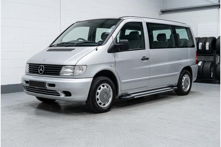 Mercedes Vito W638 1996-2003 Progi Boczné Rainbow (2 szt., Aluminium) Image