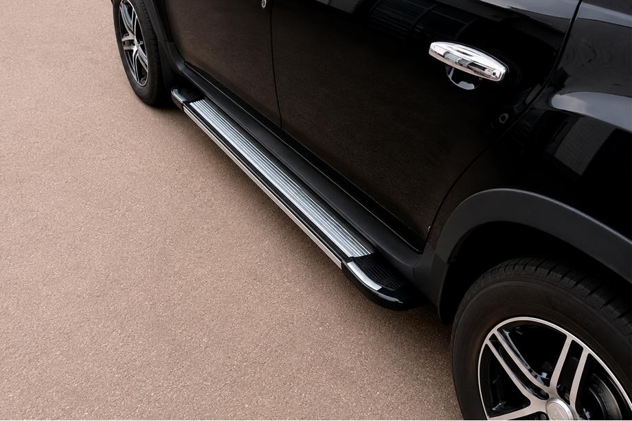 Dacia Duster 2008-2018 Progi Boczné Rainbow (2 szt., Aluminium) Image
