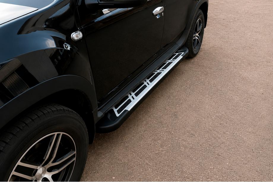 Renault Duster 2008–2017 Progi Boczné Sunrise (2 szt., Aluminium) Image