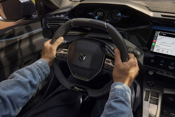 Recenzja Peugeota 308 SW 2025: Stylowy i praktyczny kombi Zdjęcie 6