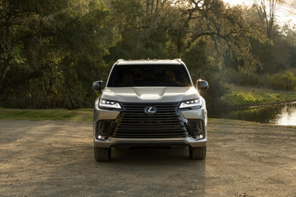 Recenzja Lexusa LX 700h 2025: hybrydowy SUV czwartej generacji