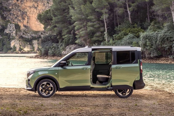 Ford Tourneo Courier drugiej generacji: Kompaktowy, wielofunkcyjny minivan