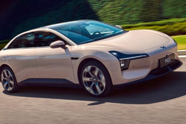 Recenzja XPeng Mona M03: Nowy standard w klasie elektrycznych sedanów