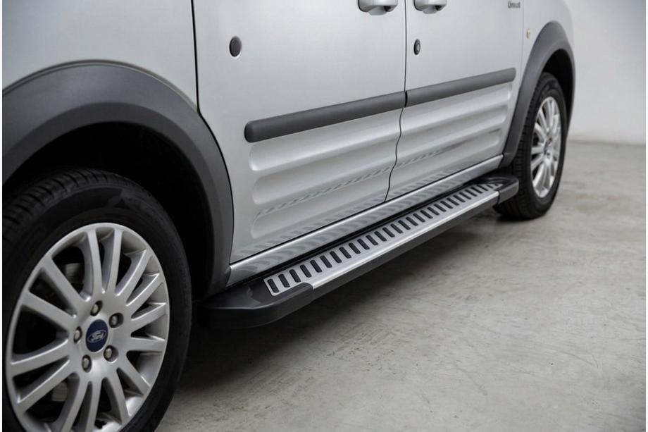 Ford Connect 2002–2006 Progi Boczne Line (2 szt., Aluminium) Image