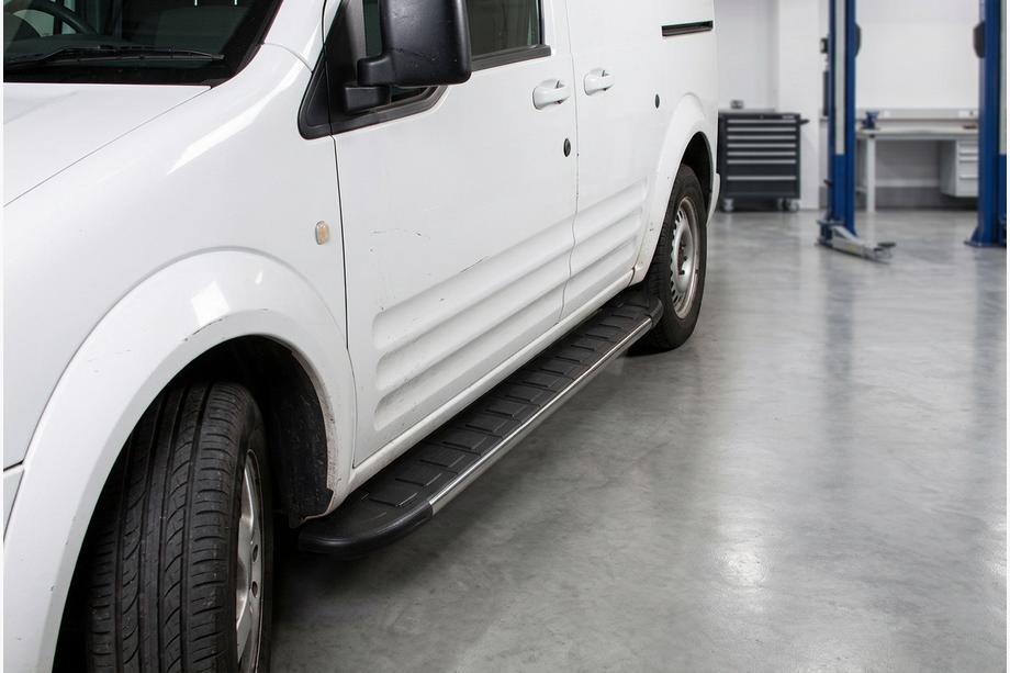Ford Connect 2002–2006 Progi Boczné Duru (2 szt., Aluminium) Image
