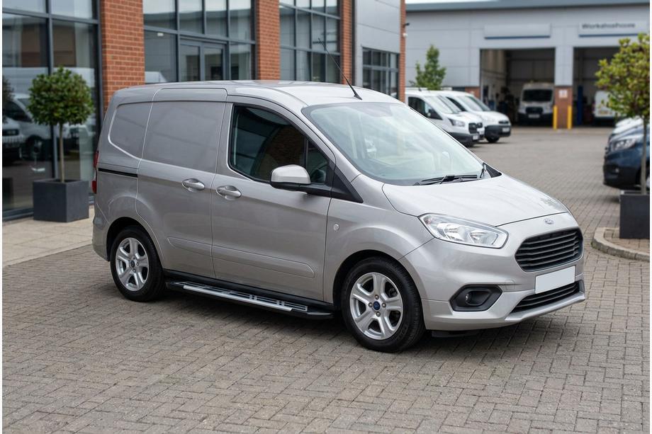 Ford Courier 2014-2023 Progi Boczné Sunrise (2 szt., Aluminium) Image