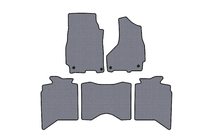Dodge RAM (DS/DJ/D2) 2009–2024 Gumowe dywaniki Carsuit (2013+, 5-osobowy, szary) zdjęcia 1