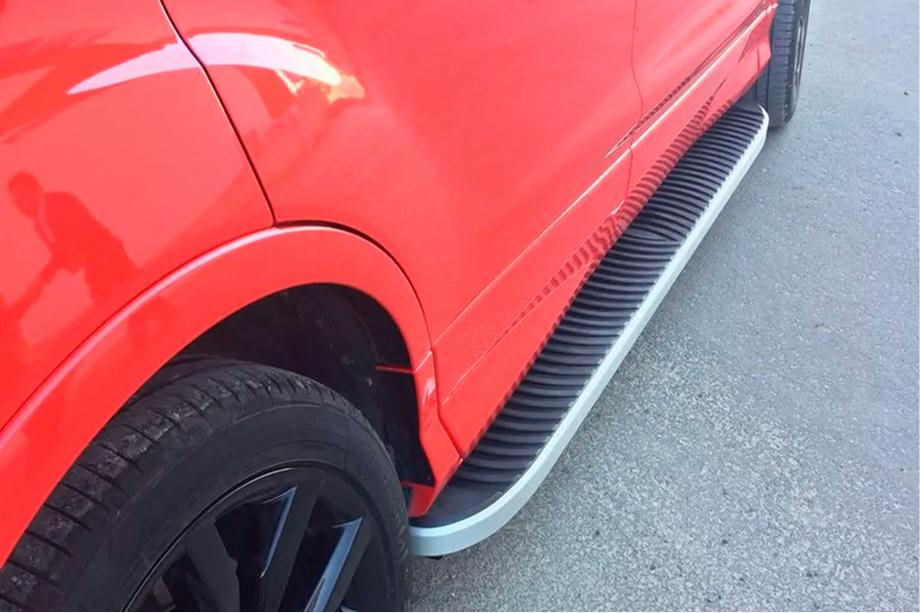 Ford Kuga/Escape 2013-2019 Progi Boczne Tayga Grey (2 szt., Aluminium) Z listwami na drzwiach Zdjęcia 6