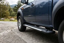 Ford Ranger 2007-2011 Progi Boczne Line (2 szt., Aluminium) zdjęcia 1