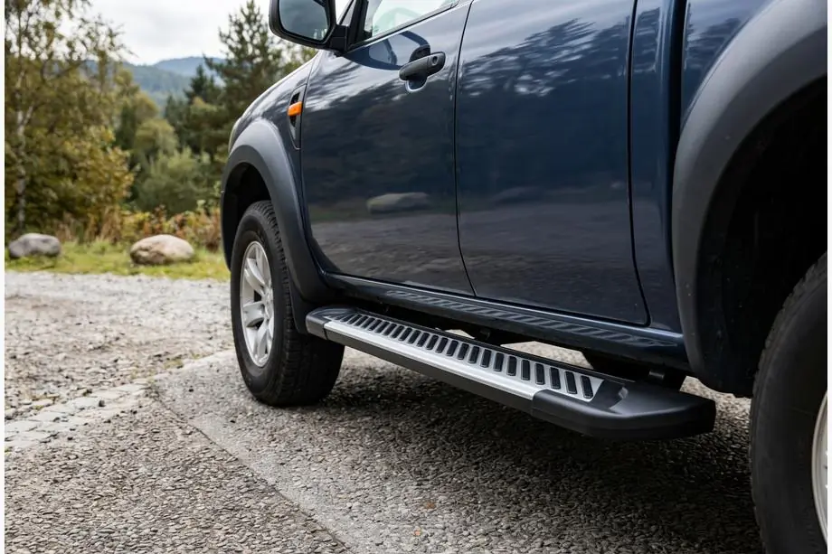 Ford Ranger 2007-2011 Progi Boczne Line (2 szt., Aluminium) Image