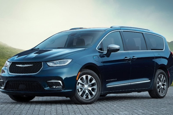 Recenzja Chryslera Pacifica: lifting dla rodzinnych przygód