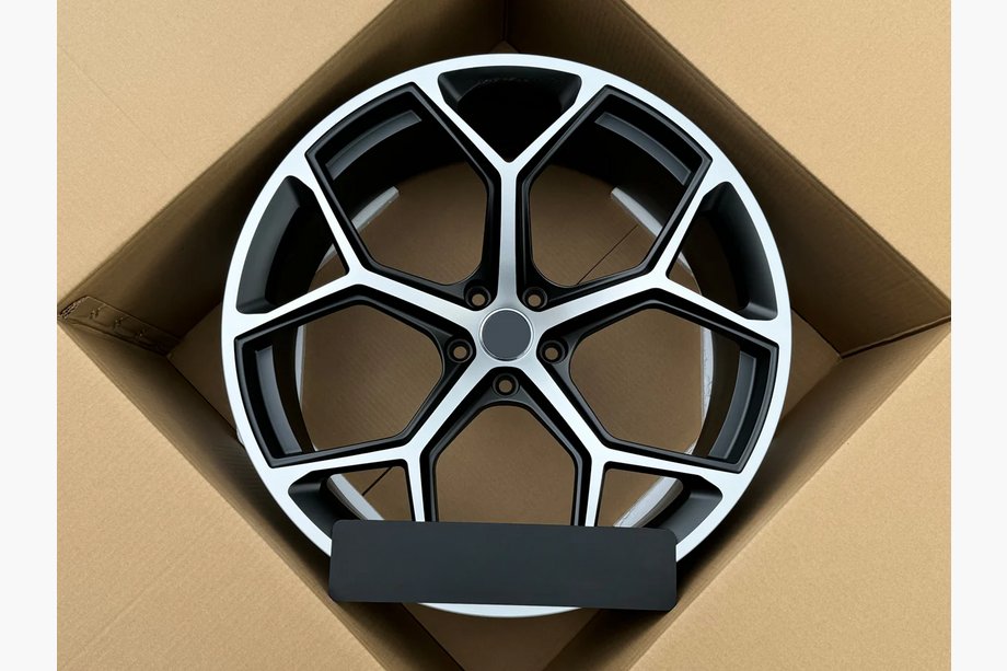 Audi Q7 2015–2026 Kute felgi OEM R22 V1 (Zestaw 4 szt.) Image