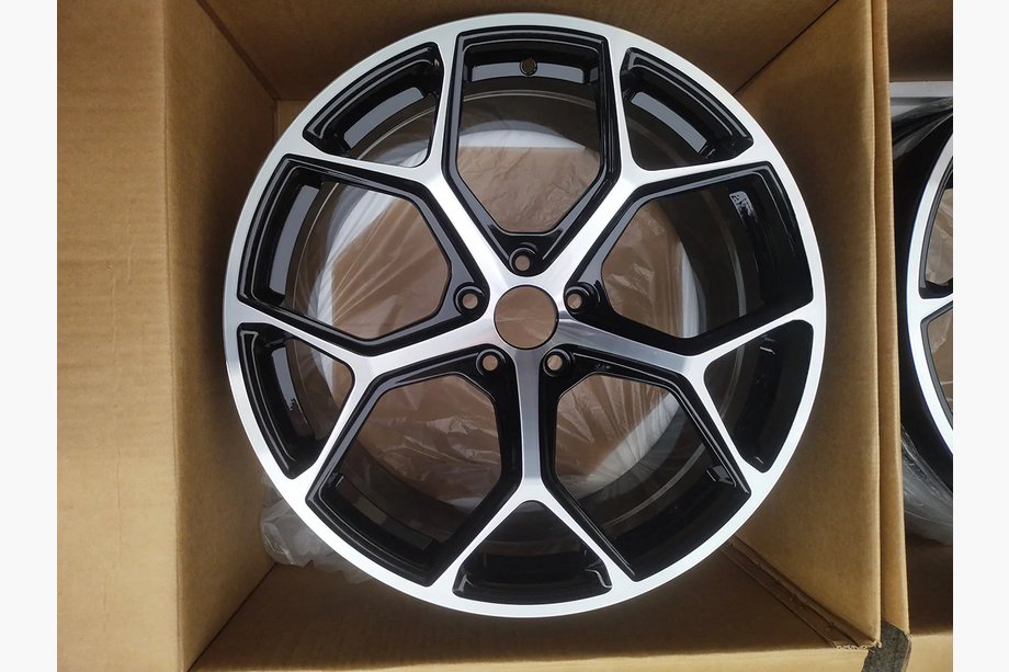 Audi A5 2016-2025 Kute felgi OEM R19 (Zestaw 4 szt.) Zdjęcia 2
