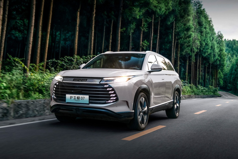 Test BYD Frigate 07: hybrydowy SUV plug-in o morskiej stylistyce