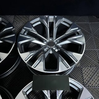 Kute felgi OEM R21 V2 (zestaw 4 szt.) Audi Q8 2018- zdjęcia 1