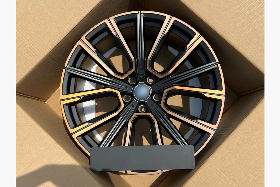 BMW XM G09 2022- Kute felgi OEM R21 V1 (Zestaw 4 szt.) Image